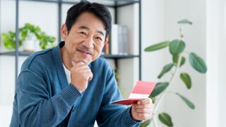 個人事業主でも使える？ファクタリング利用条件と必要書類まとめの記事のアイキャッチ画像